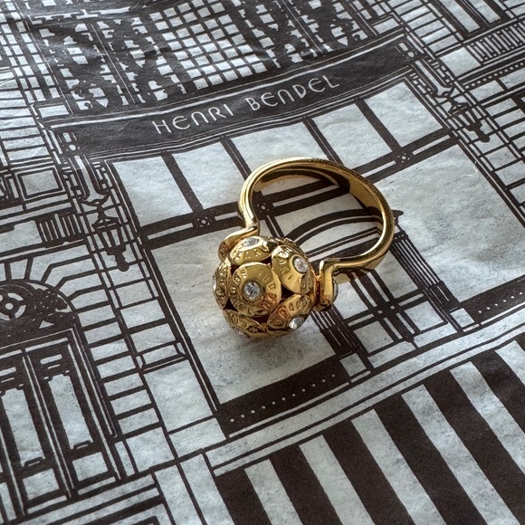 henri bendel Jewelry - Henri Bendel Signature Logo Dome Cocktail Ring In Yellow Gold Color Size 7. New!